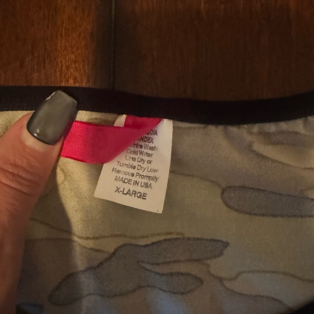 Colada Co Camo Pajama Set XL - Picture 3 of 10